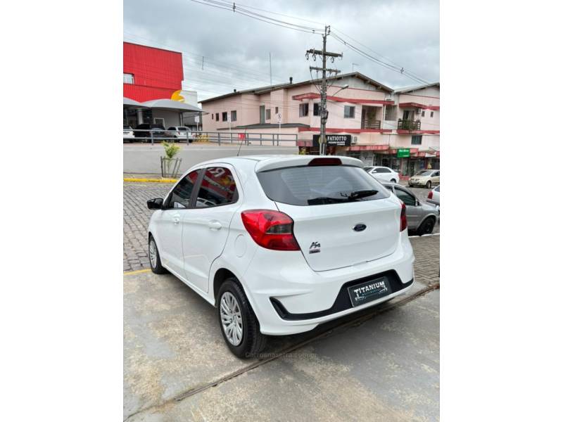FORD - KA - 2020/2021 - Branca - R$ 54.900,00