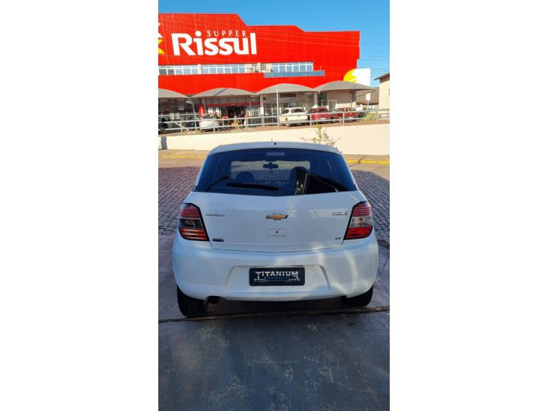 CHEVROLET - AGILE - 2010/2011 - Branca - R$ 36.900,00