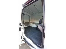 RENAULT - KANGOO - 2012/2013 - Branca - R$ 34.900,00