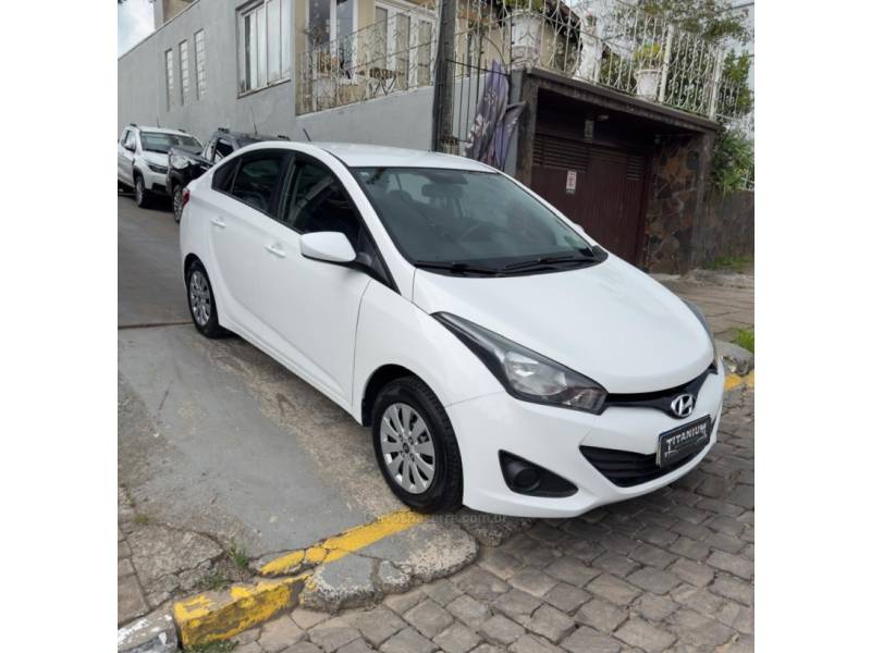 HYUNDAI - HB20S - 2014/2015 - Branca - R$ 59.900,00