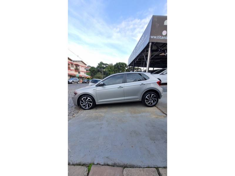 VOLKSWAGEN - POLO - 2021/2021 - Prata - R$ 89.900,00