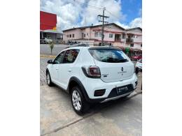 RENAULT - SANDERO - 2017/2018 - Branca - R$ 57.900,00