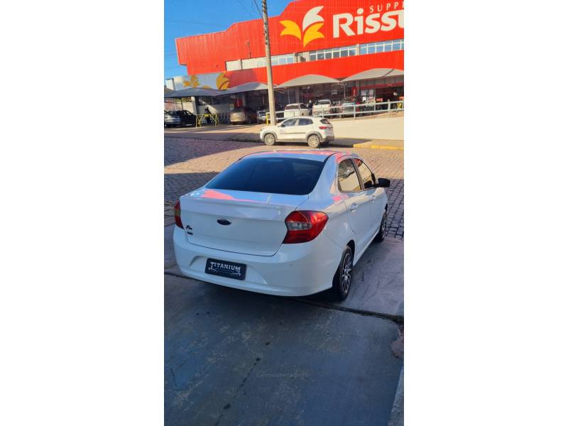 FORD - KA + - 2017/2018 - Branca - R$ 49.900,00
