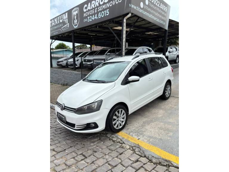 VOLKSWAGEN - SPACEFOX - 2015/2016 - Branca - R$ 57.900,00