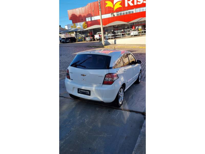 CHEVROLET - AGILE - 2010/2011 - Branca - R$ 36.900,00