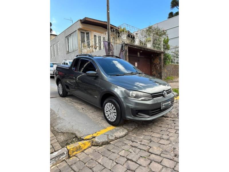 VOLKSWAGEN - SAVEIRO - 2013/2014 - Cinza - R$ 54.900,00