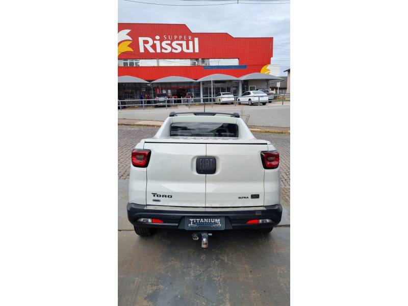 FIAT - TORO - 2021/2022 - Branca - R$ 144.900,00