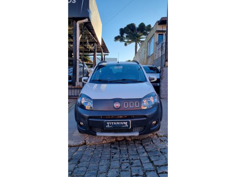 FIAT - UNO - 2012/2013 - Branca - R$ 35.900,00
