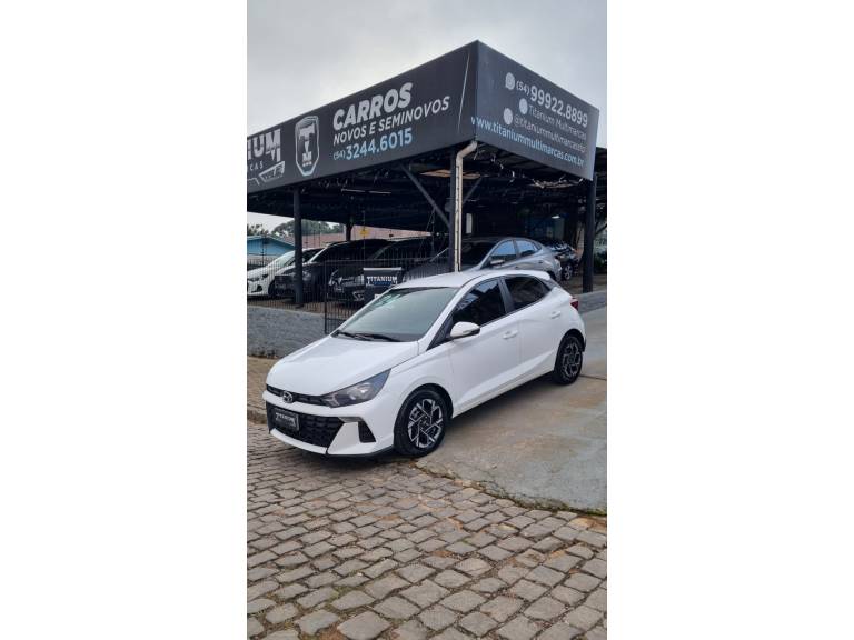 HYUNDAI - HB20 - 2023/2024 - Branca - R$ 72.900,00