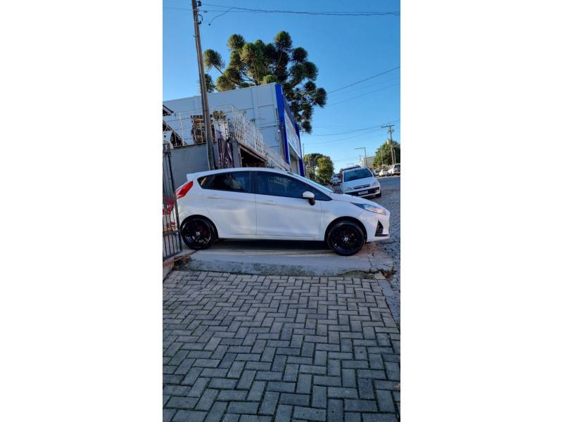 FORD - FIESTA - 2018/2018 - Branca - R$ 57.900,00
