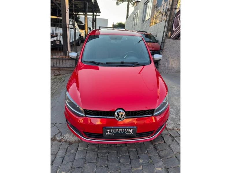VOLKSWAGEN - FOX - 2015/2016 - Vermelha - R$ 56.900,00
