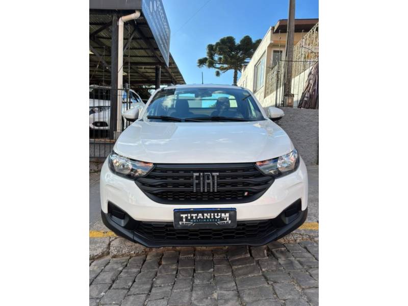 FIAT - STRADA - 2023/2024 - Branca - R$ 98.900,00