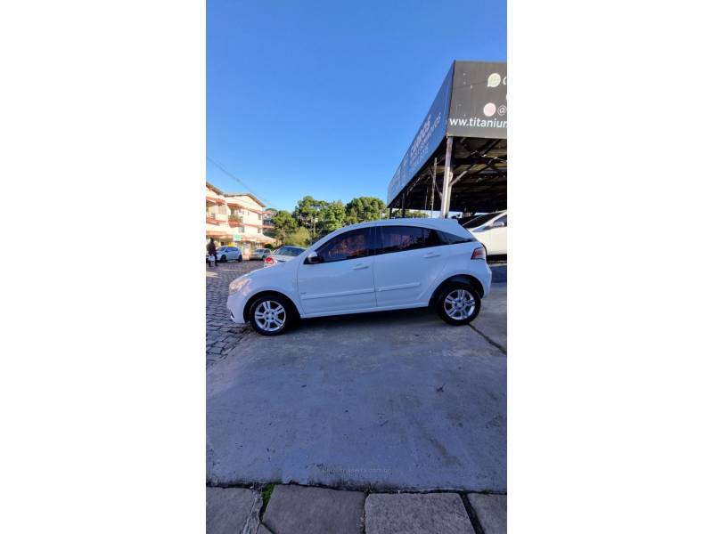 CHEVROLET - AGILE - 2010/2011 - Branca - R$ 36.900,00