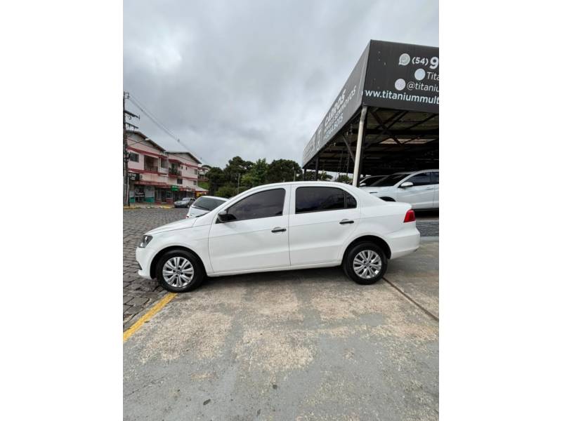 VOLKSWAGEN - VOYAGE - 2014/2015 - Branca - R$ 47.900,00