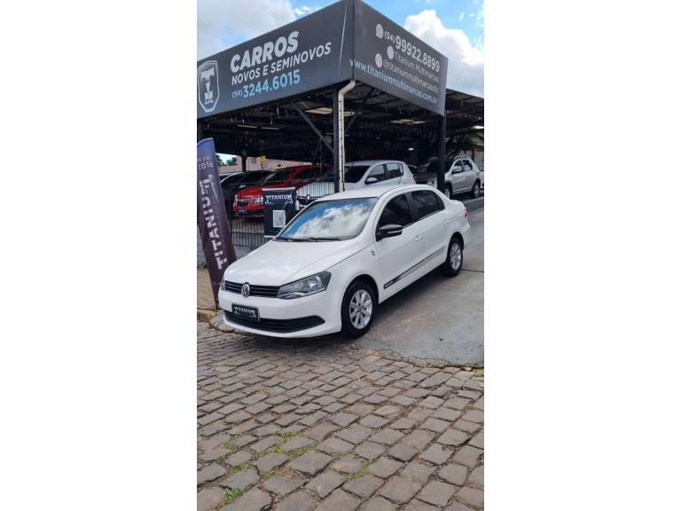 VOLKSWAGEN - VOYAGE - 2014/2015 - Branca - R$ 44.900,00