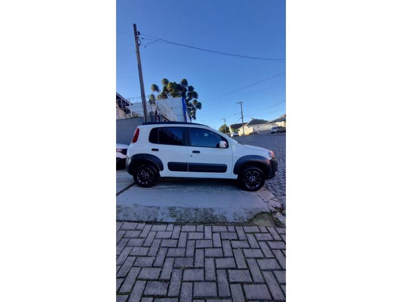 FIAT - UNO - 2012/2013 - Branca - R$ 35.900,00