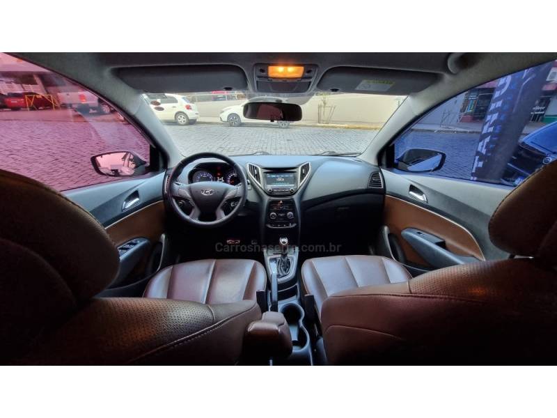 HYUNDAI - HB20X - 2016/2017 - Branca - R$ 71.900,00