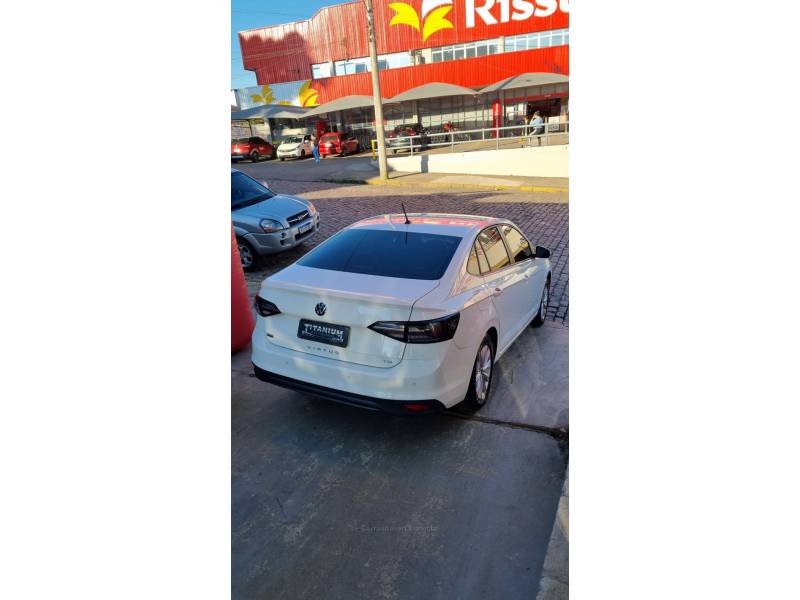 VOLKSWAGEN - VIRTUS - 2023/2023 - Branca - R$ 89.900,00