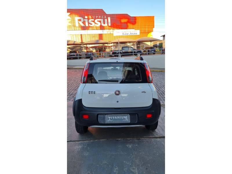 FIAT - UNO - 2012/2013 - Branca - R$ 35.900,00