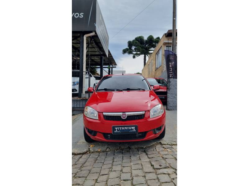 FIAT - SIENA - 2014/2015 - Vermelha - R$ 38.900,00