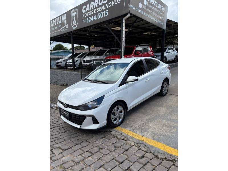 HYUNDAI - HB20S - 2023/2024 - Branca - R$ 84.900,00