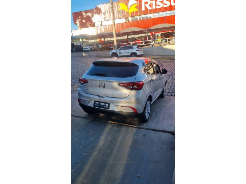 FIAT - ARGO - 2022/2023 - Prata - R$ 64.900,00