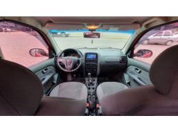 FIAT - SIENA - 2014/2015 - Vermelha - R$ 38.900,00