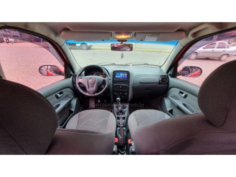 FIAT - SIENA - 2014/2015 - Vermelha - R$ 38.900,00
