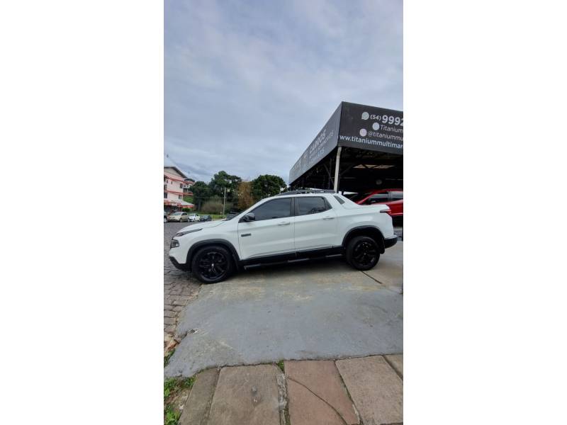 FIAT - TORO - 2021/2022 - Branca - R$ 144.900,00
