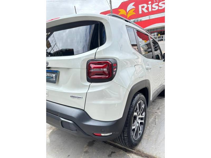 JEEP - RENEGADE - 2022/2022 - Branca - R$ 108.900,00
