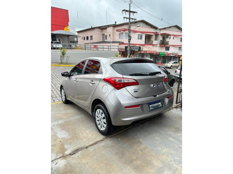 HYUNDAI - HB20 - 2016/2016 - Prata - R$ 51.900,00