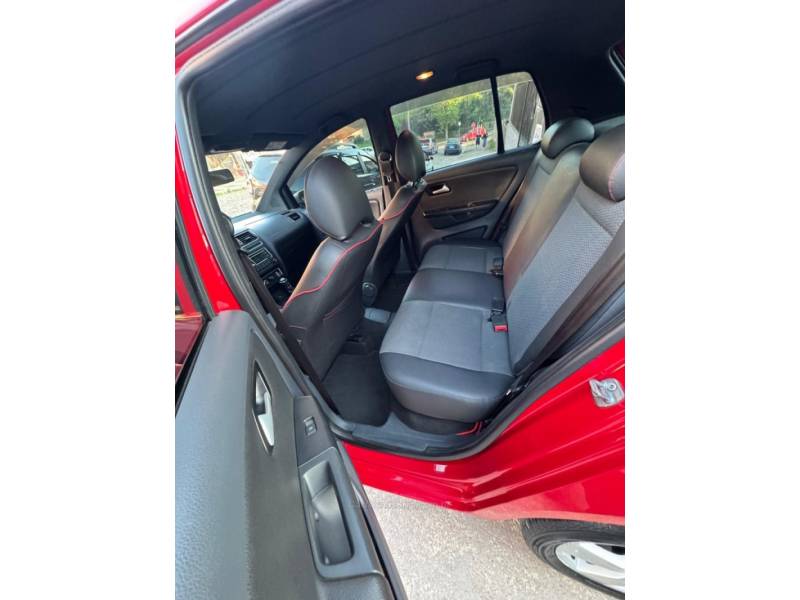 VOLKSWAGEN - FOX - 2015/2016 - Vermelha - R$ 56.900,00