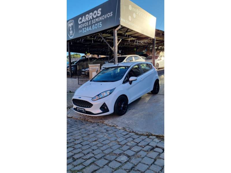 FORD - FIESTA - 2018/2018 - Branca - R$ 57.900,00