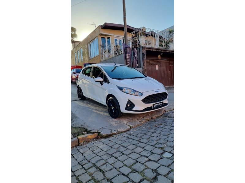 FORD - FIESTA - 2018/2018 - Branca - R$ 57.900,00