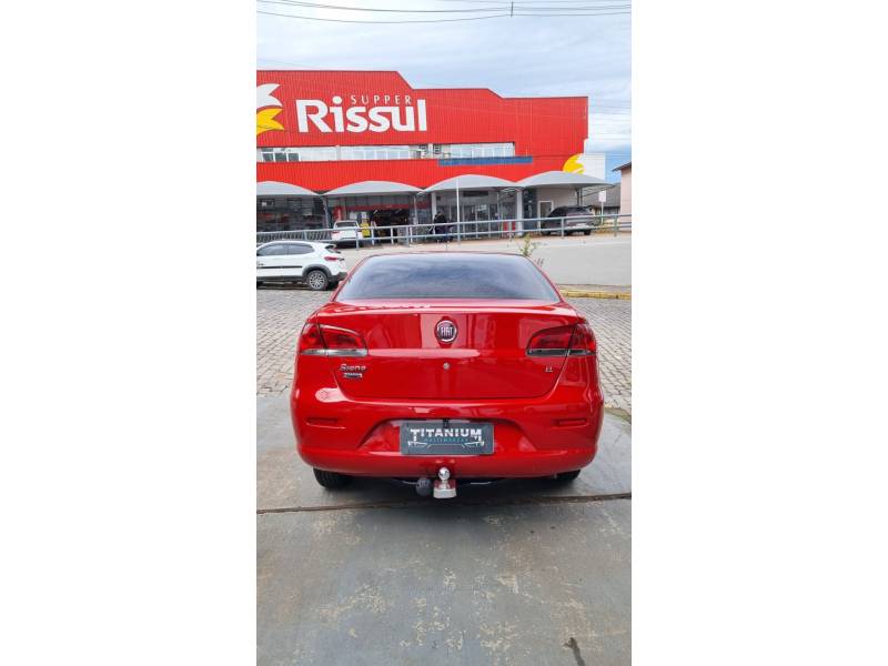 FIAT - SIENA - 2014/2015 - Vermelha - R$ 38.900,00