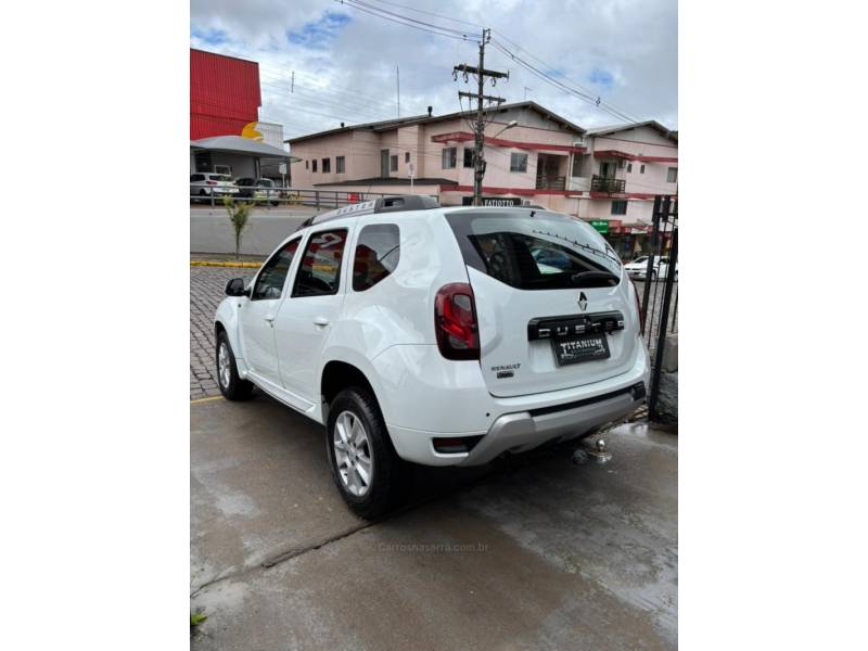 RENAULT - DUSTER - 2016/2017 - Branca - R$ 68.900,00