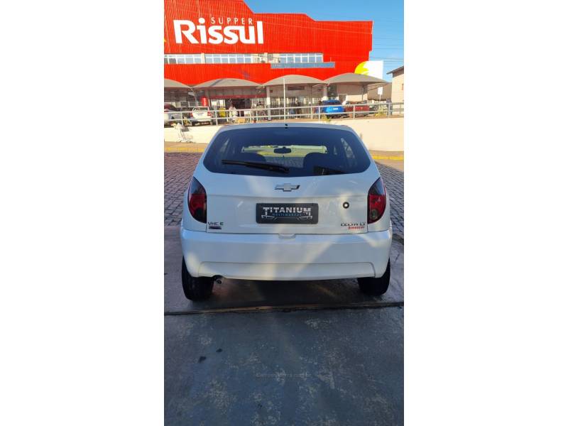 CHEVROLET - CELTA - 2013/2014 - Branca - R$ 37.900,00