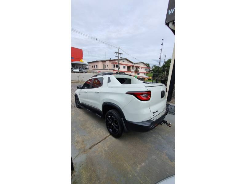 FIAT - TORO - 2021/2022 - Branca - R$ 144.900,00