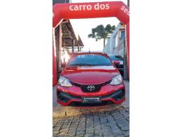TOYOTA - ETIOS - 2017/2018 - Vermelha - R$ 62.900,00