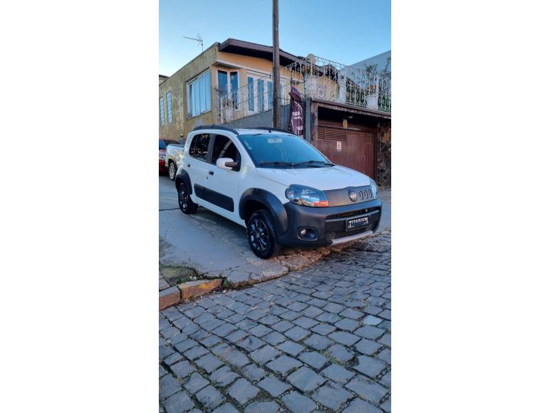 FIAT - UNO - 2012/2013 - Branca - R$ 35.900,00