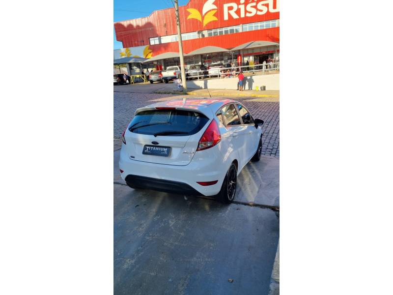 FORD - FIESTA - 2018/2018 - Branca - R$ 57.900,00