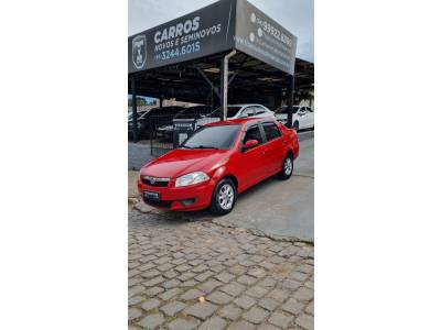 FIAT - SIENA - 2014/2015 - Vermelha - R$ 38.900,00