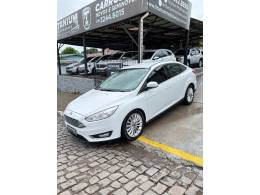 FORD - FOCUS - 2015/2016 - Branca - R$ 67.900,00