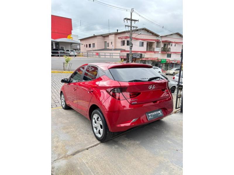 HYUNDAI - HB20 - 2021/2020 - Vermelha - R$ 64.900,00