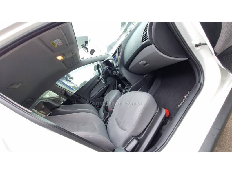 HYUNDAI - HB20X - 2014/2015 - Branca - R$ 62.900,00