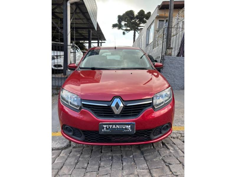 RENAULT - SANDERO - 2016/2017 - Vermelha - R$ 45.900,00