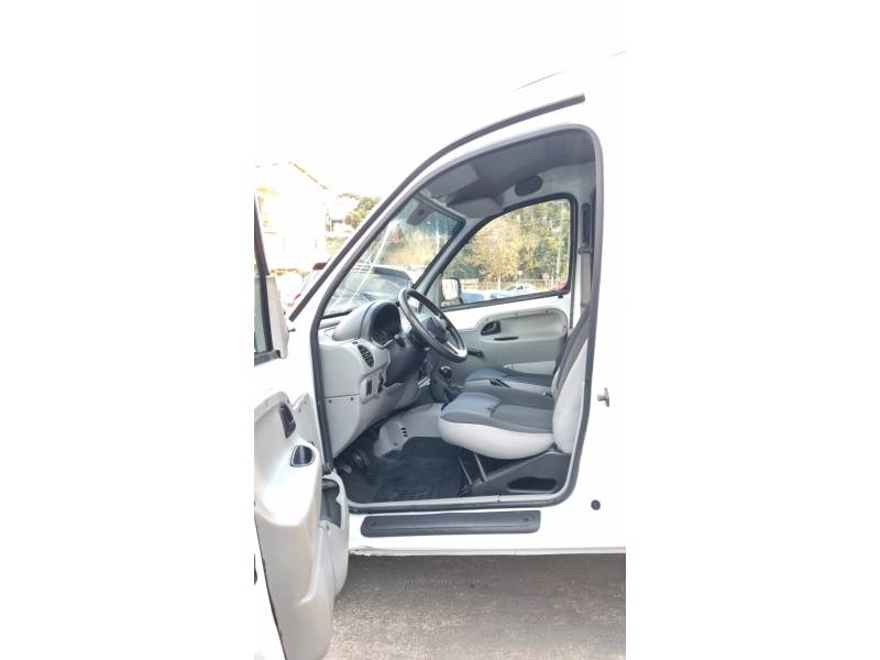 RENAULT - KANGOO - 2012/2013 - Branca - R$ 34.900,00