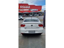 VOLKSWAGEN - VOYAGE - 2014/2015 - Branca - R$ 44.900,00