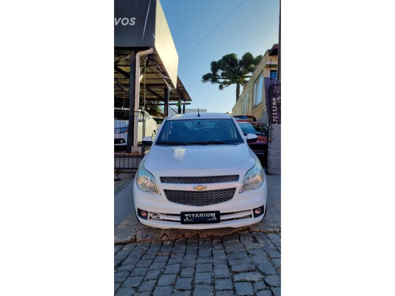 CHEVROLET - AGILE - 2010/2011 - Branca - R$ 36.900,00