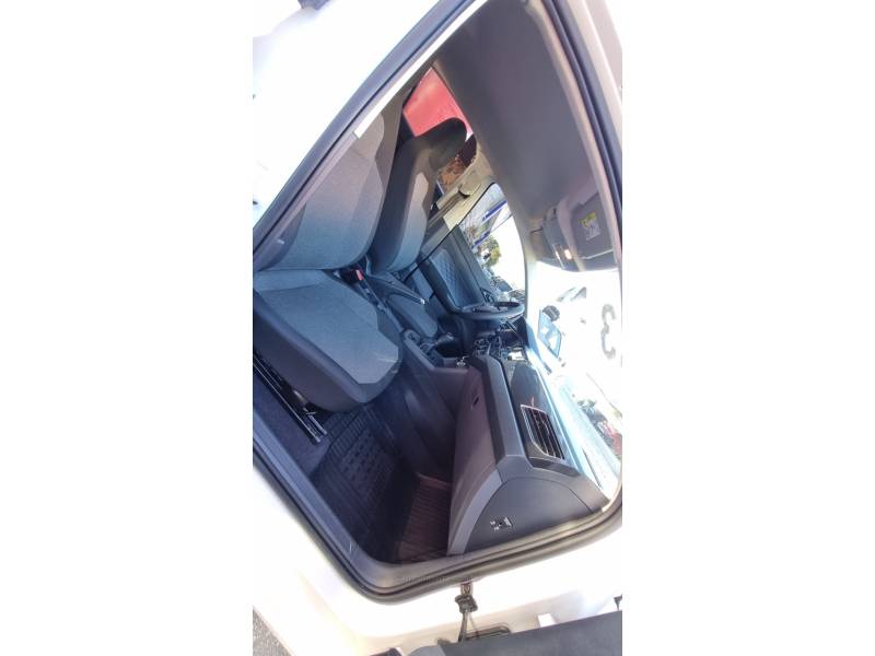 VOLKSWAGEN - VIRTUS - 2023/2023 - Branca - R$ 89.900,00